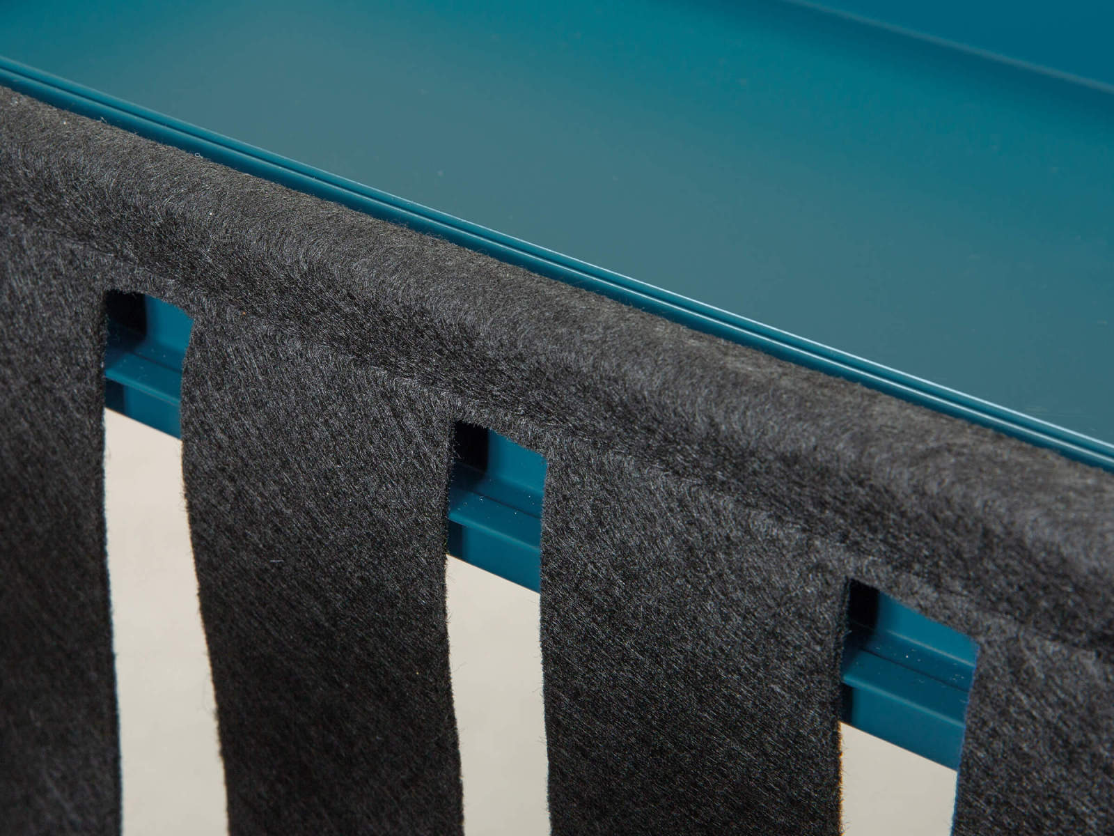Beistelltisch CLUB NY MAGAZIN - blau - Metall