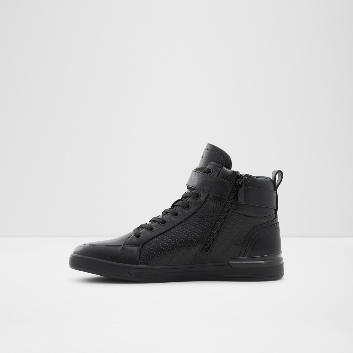 Brauerr Black Synthetic Embossed Men High top