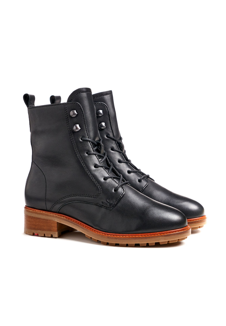 STIEFELETTE Schwarz