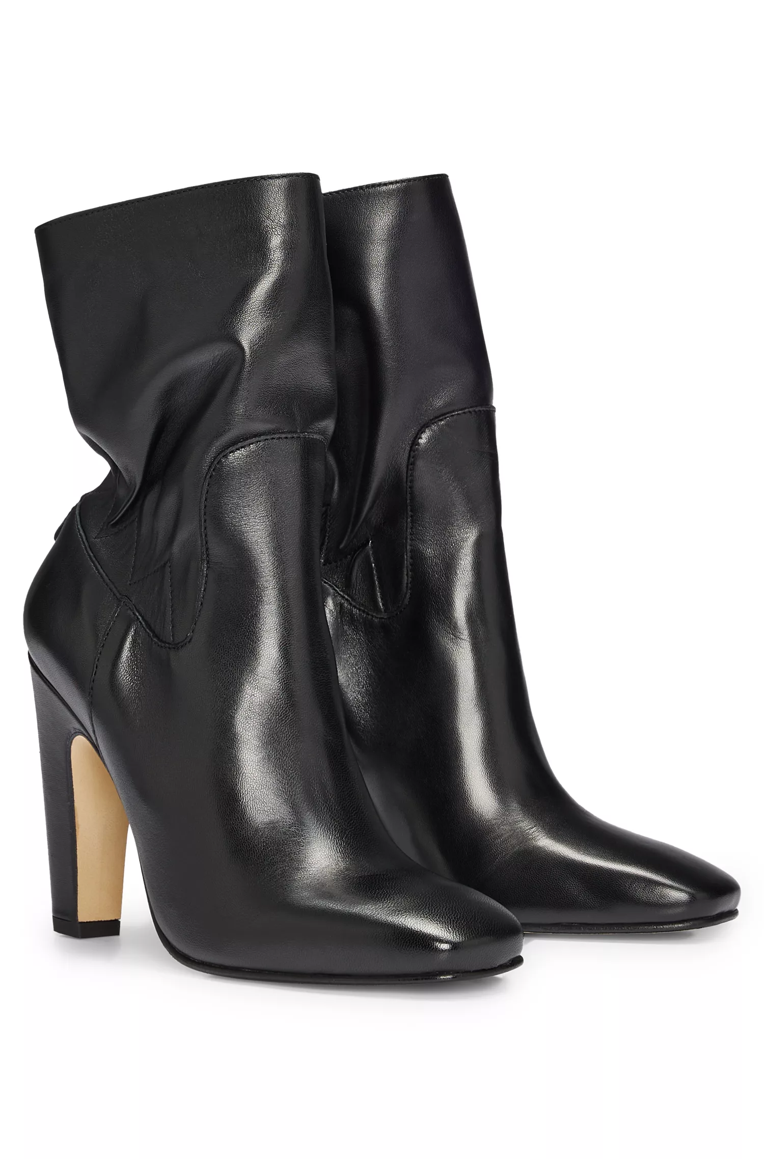 Botas BOSS pretas de salto alto em couro napa com detalhe de monograma.