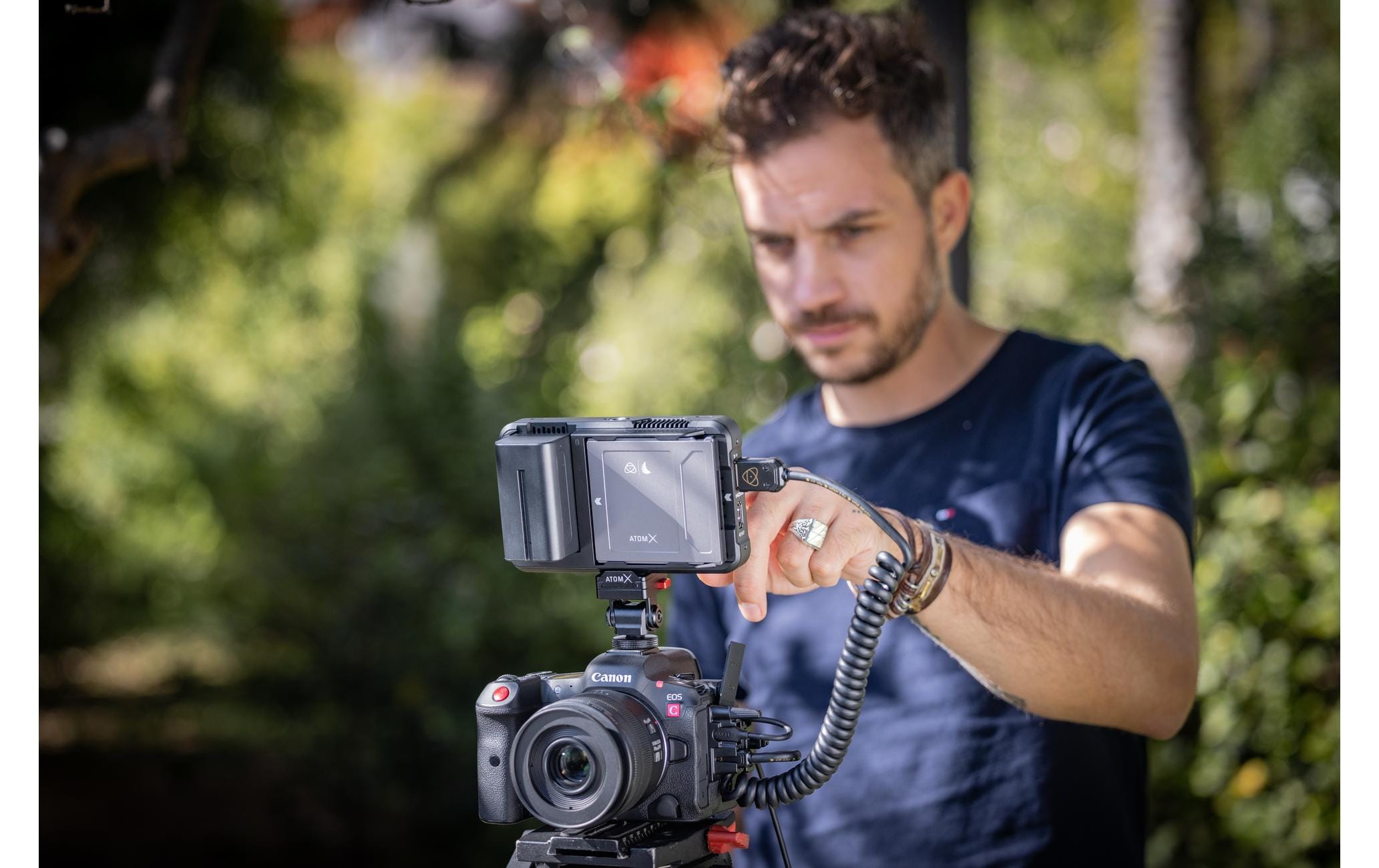 Fotokamera EOS R5 C Kit AV PRO MK2 4000 GB Speicherkarte<br>Canon EOS R5 C Professionelle Systemkamera für Fotografen und Videoproduzenten inklusive Speicherkarte