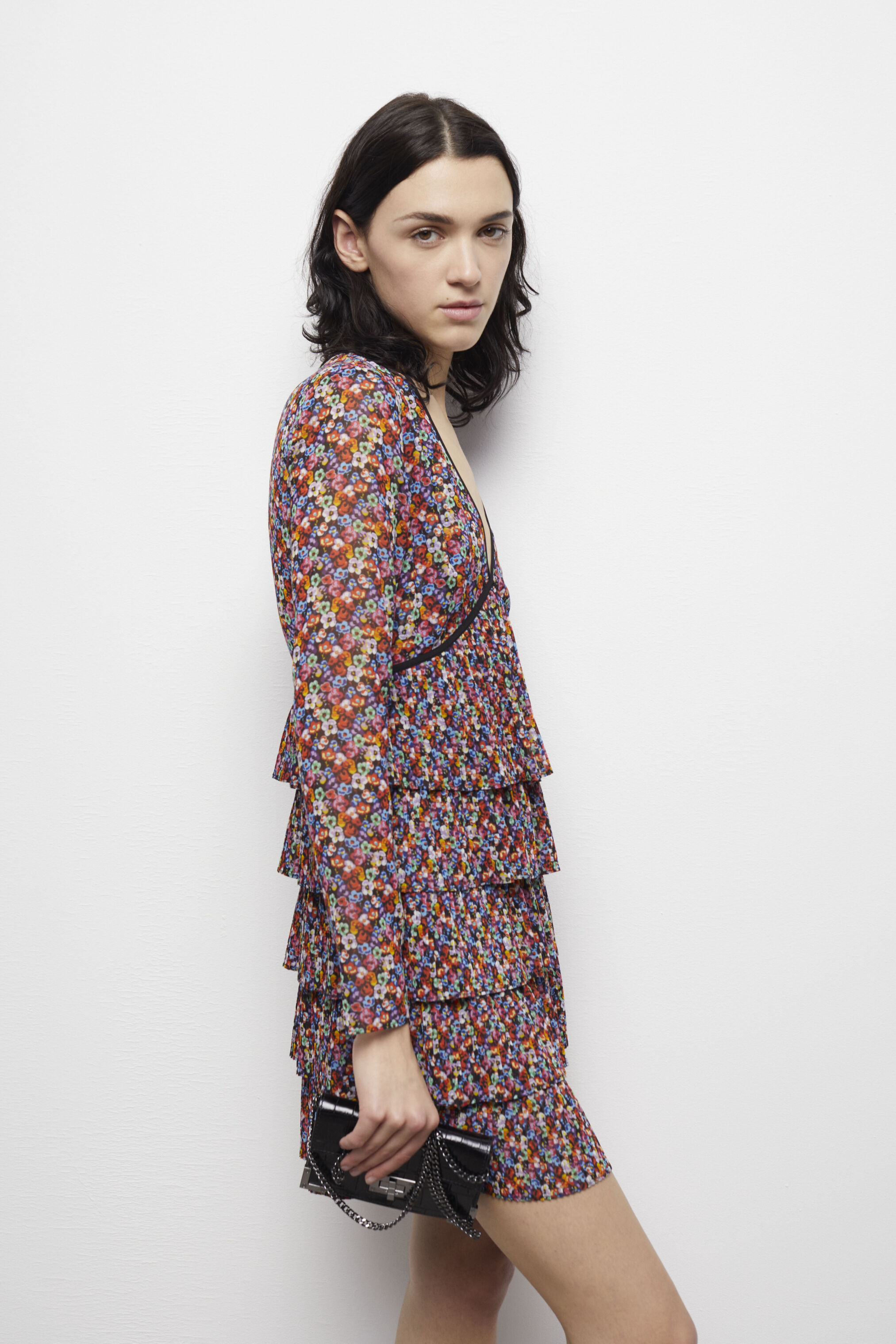 Robe courte multicolore plissée