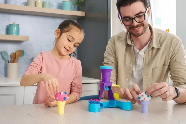 Kinetic Sand Soft Serve Station