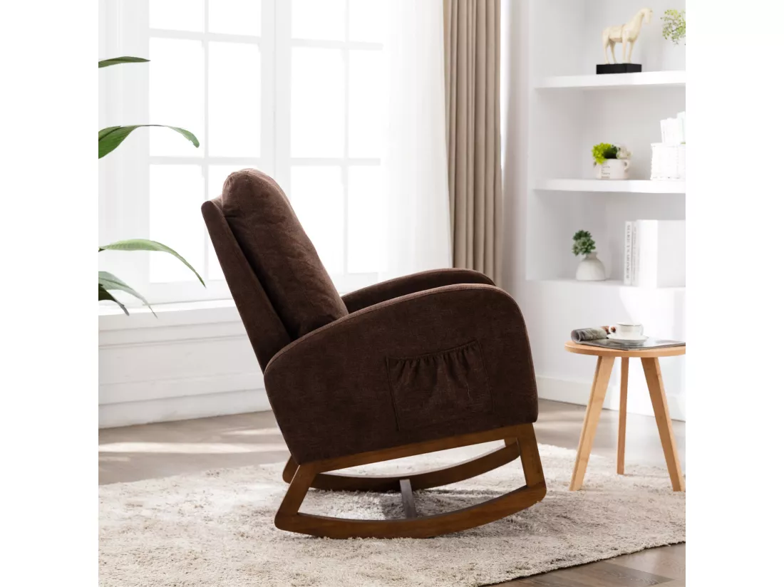 Chaise à bascule confortable pour salon