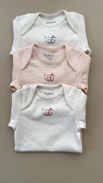3pk. Body m/ Konvolutt Hals – 100% Øko Bomull | Fio Body – Gavepakke