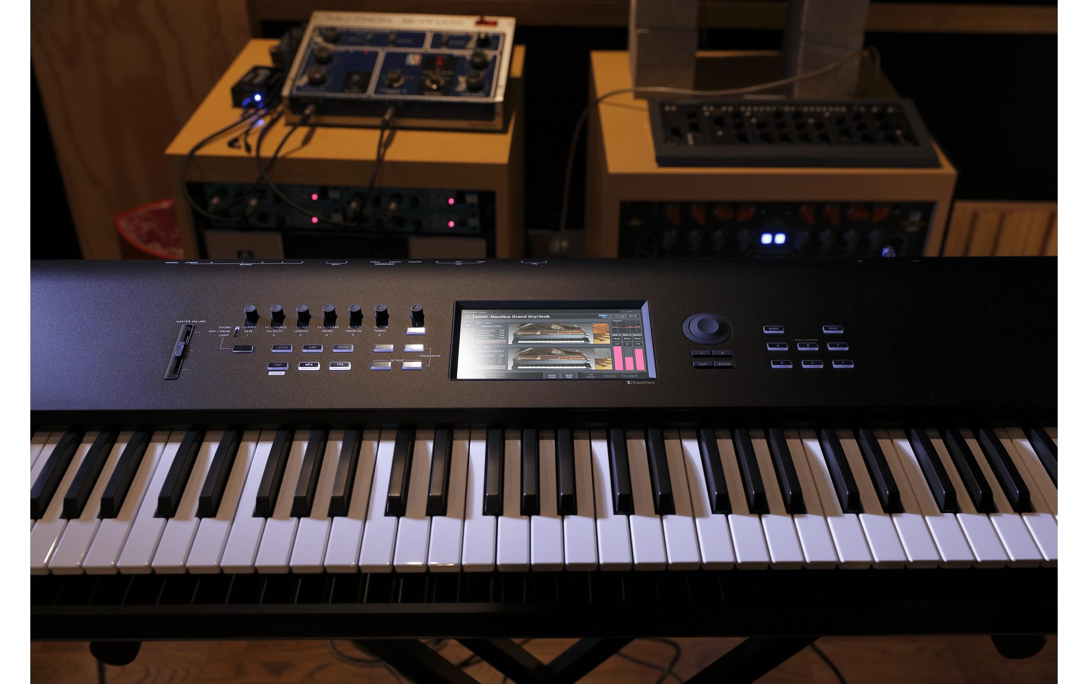 Workstation NAUTILUS 88<br>Synthesizer Workstation mit 88 Tasten