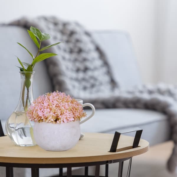 sett med 4 kunstige blomster i potte