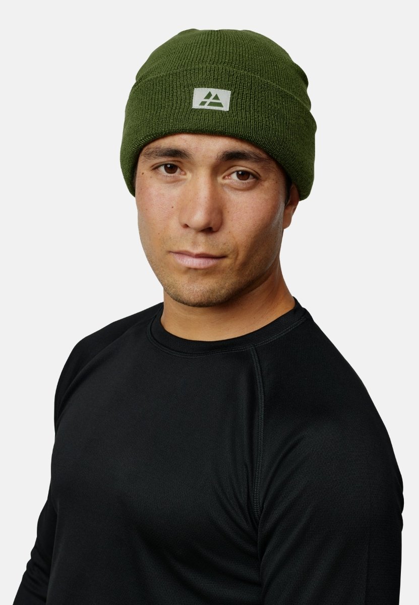 HUE MED FLEECE AF GENANVENDTE MATERIALER