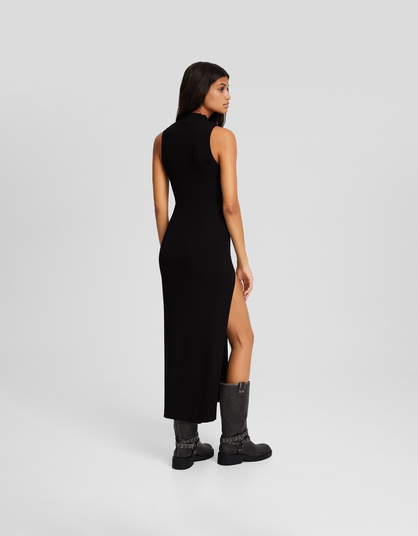 Vestido midi de malha sem mangas com gola alta
