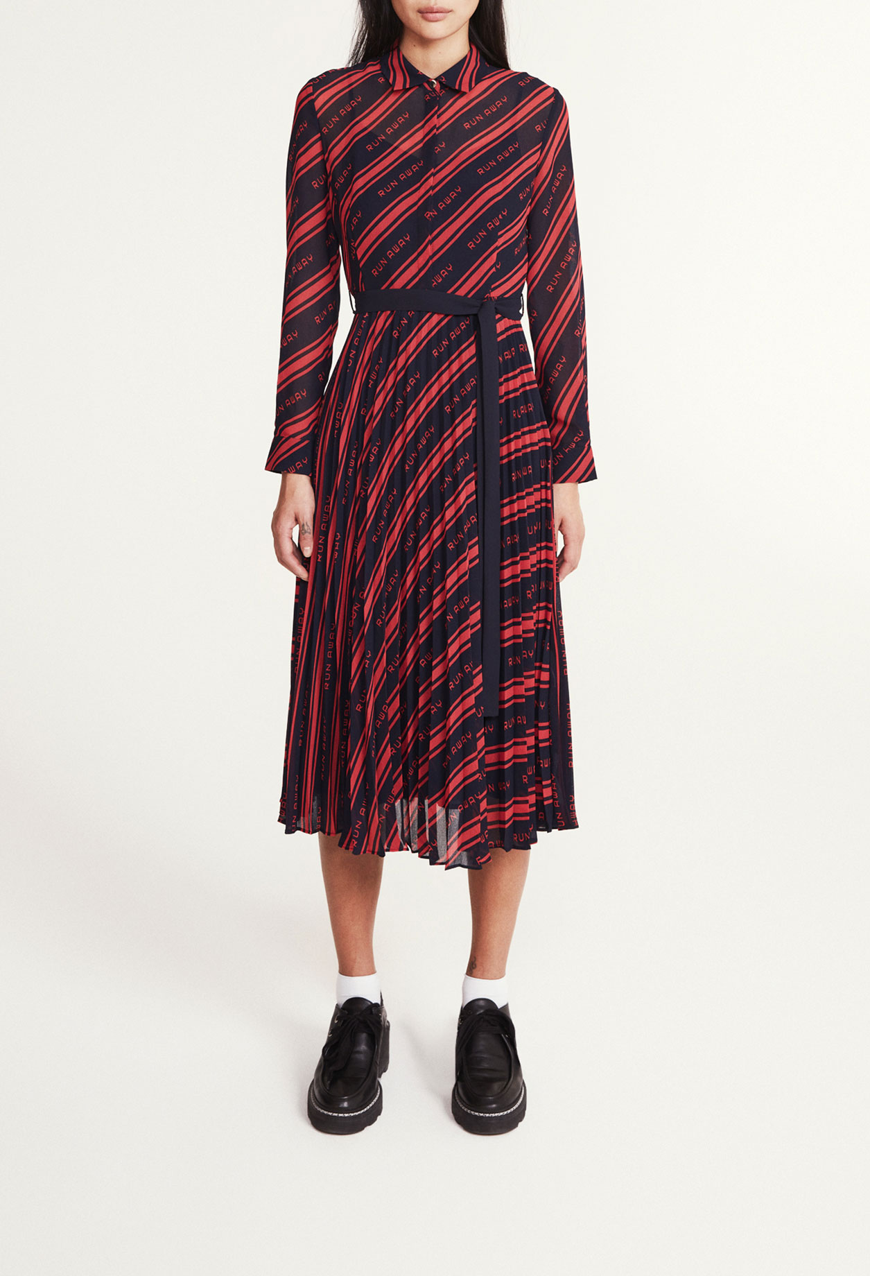 Robe mi-longue plissee