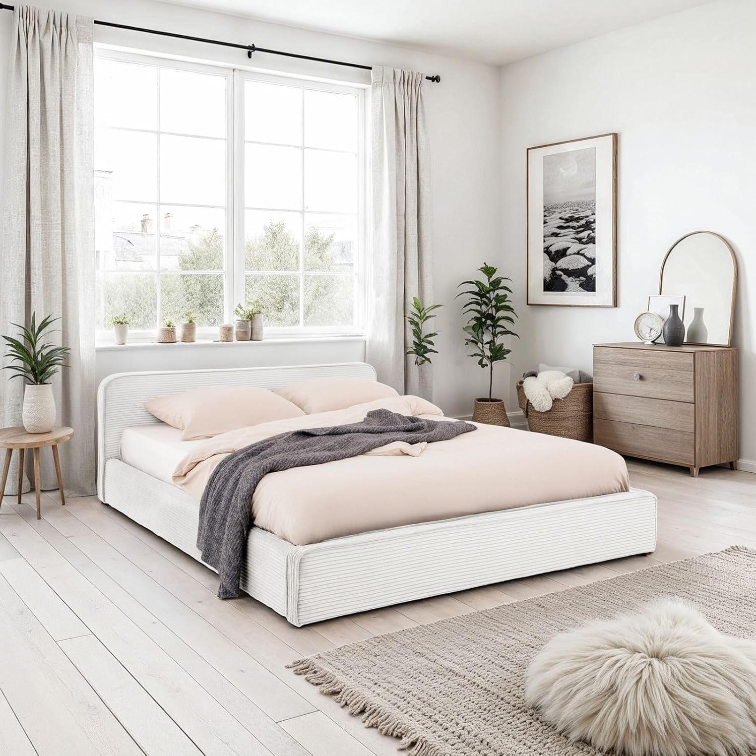 IDIMEX Polsterbett CURSIO mit Lattenrost 140x200, Off-White – Bett mit Polsterung in Cordoptik, Holzrahmen mit Metallrohr, stabiles Doppelbett inklusive Lattenrost, kleine Schwarze Kunststofffüße