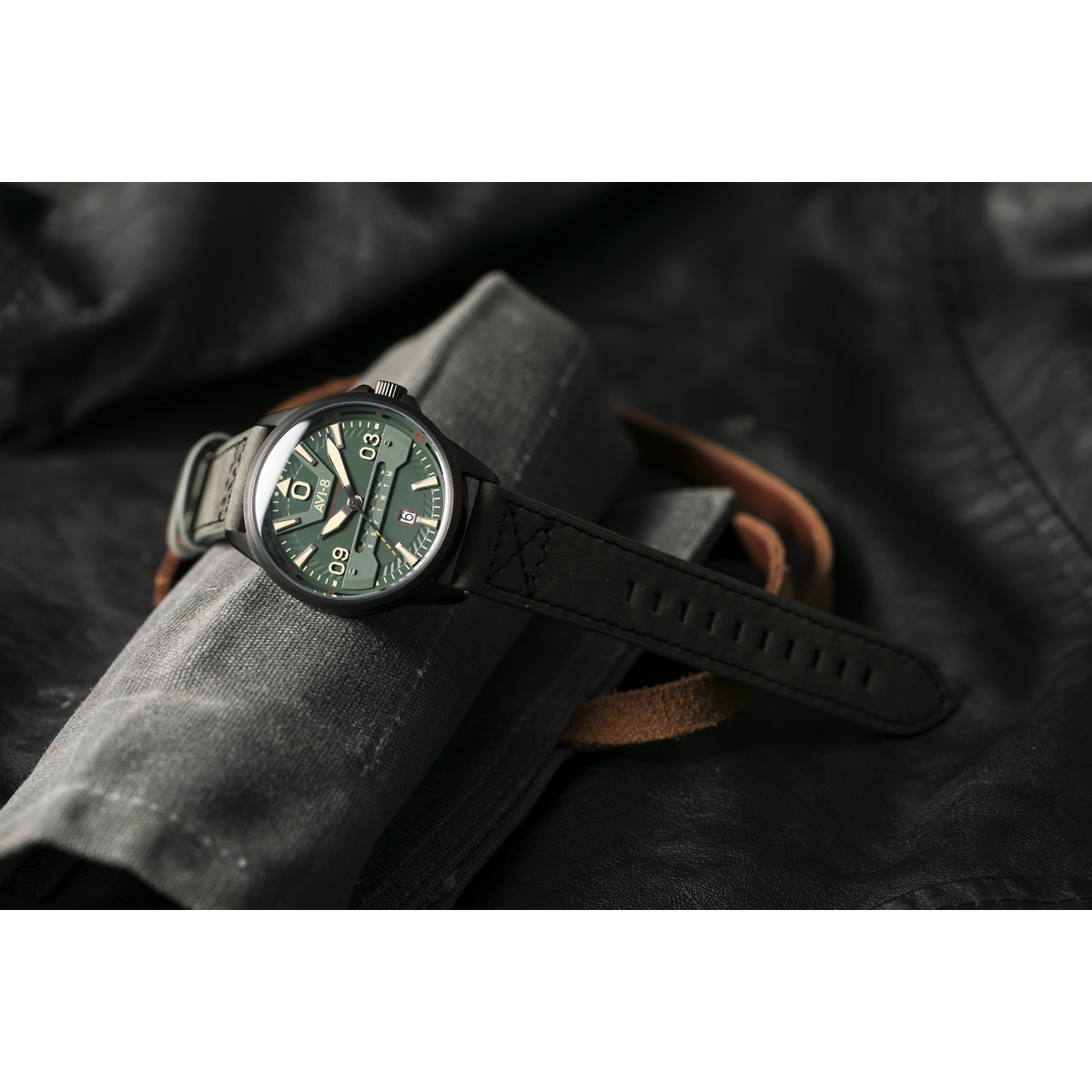Montre AVI-8 homme acier cuir vert