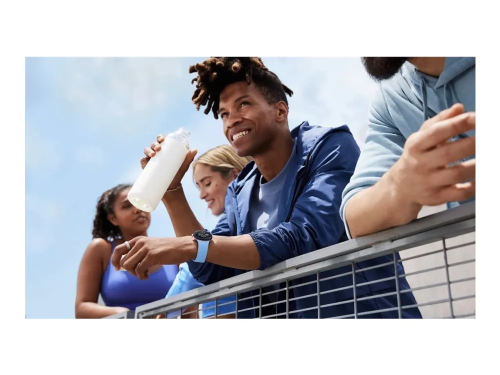 Google Pixel Watch 2 - Poleret sølvaluminium - smart ur med aktivt bånd - fluoroelastomer - bås - båndstørrelse: S/L - 32 GB - Bluetooth, Wi-Fi, NFC - 31 g
