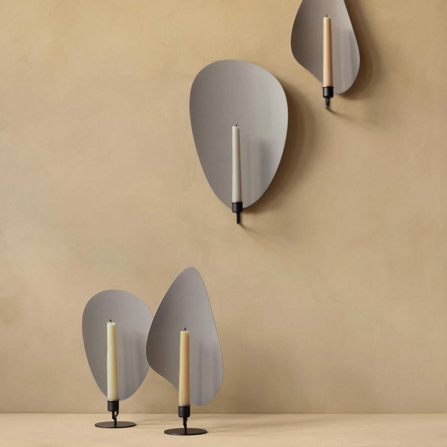 Audo Copenhagen  Flambeau lysestage, Grey/Bronzed Brass - H30 cm.