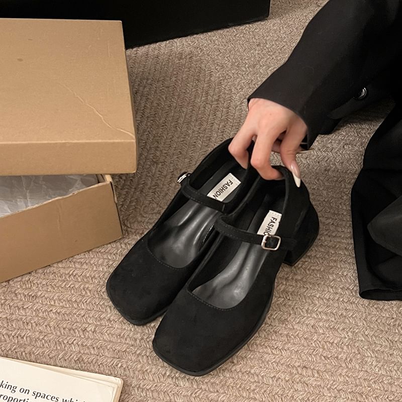 Nikao - Mary Jane-schoenen met vierkante neus en dikke hak