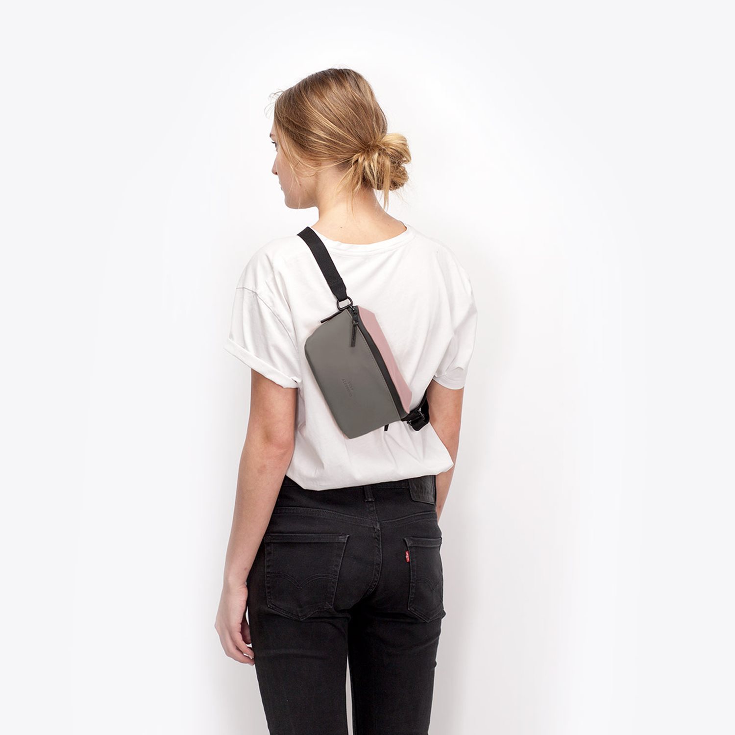 Ucon Acrobatics Jona Hipbag rose/dark grey