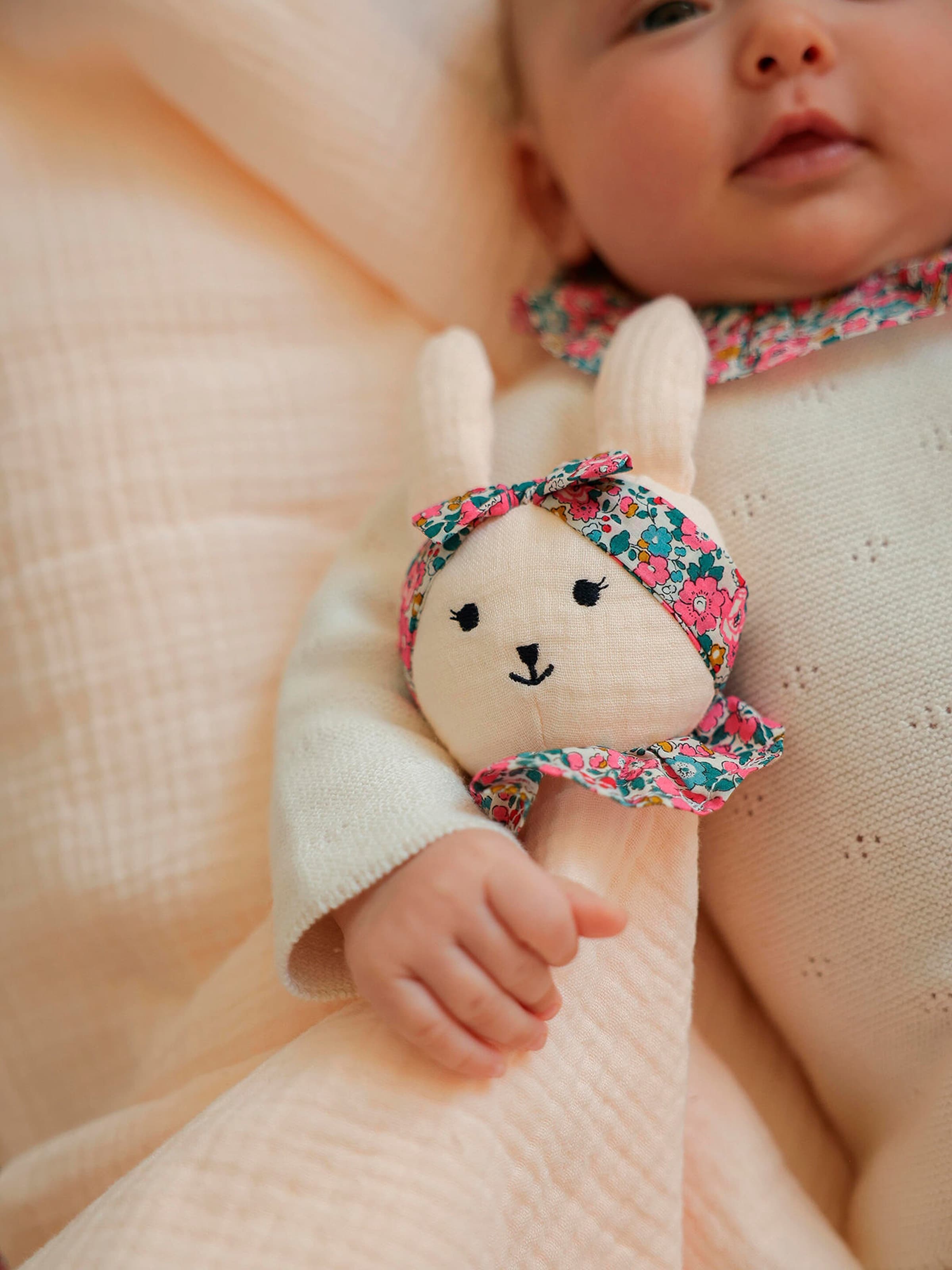 Envie de Fraise Bio-Kollektion: Baby Schmusetuch aus Musselin , mit Recycling-Polyester hellrosa