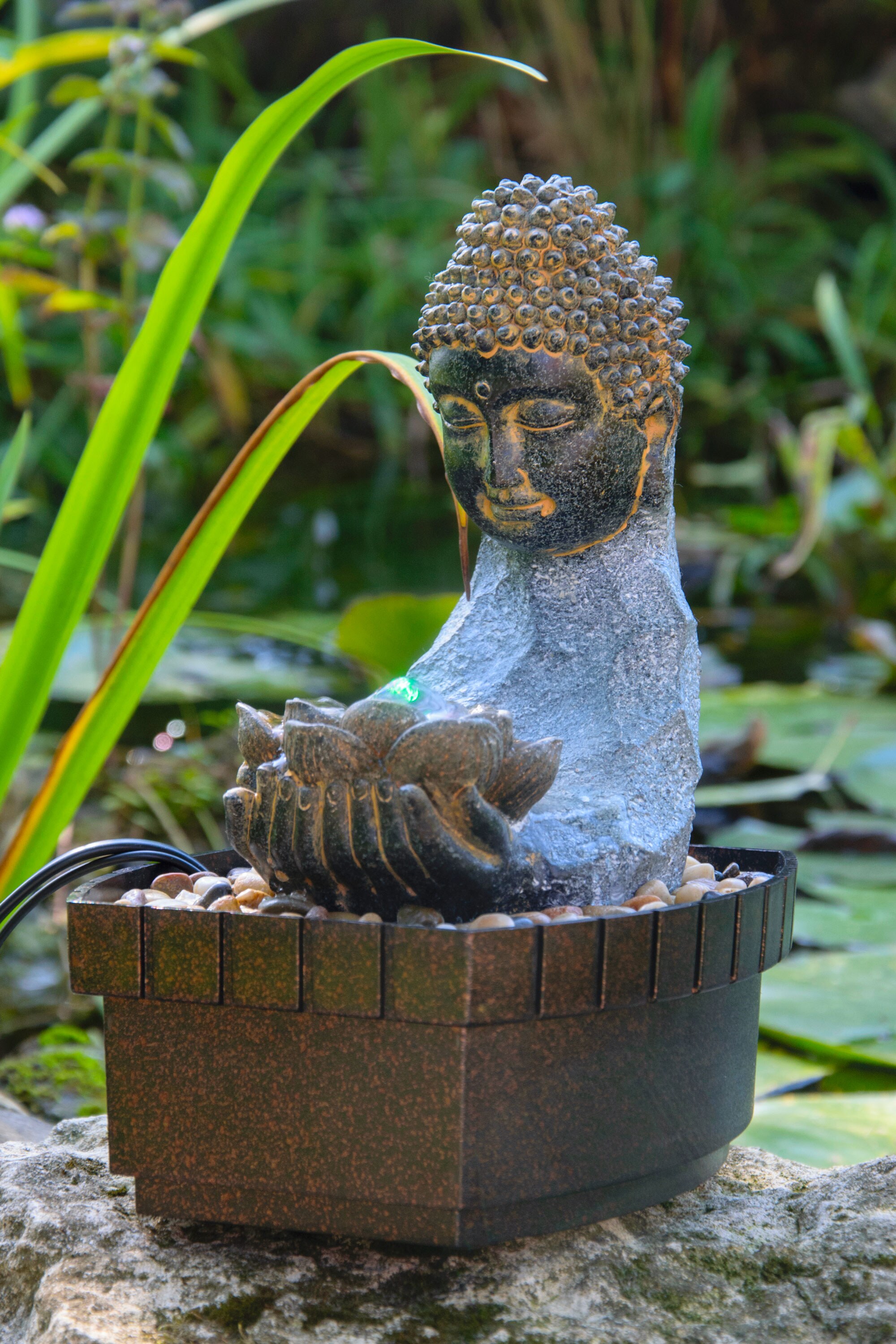 dobar Kleiner Polyresin-Brunnen m. Pumpe+Licht - versch. Ausführungen