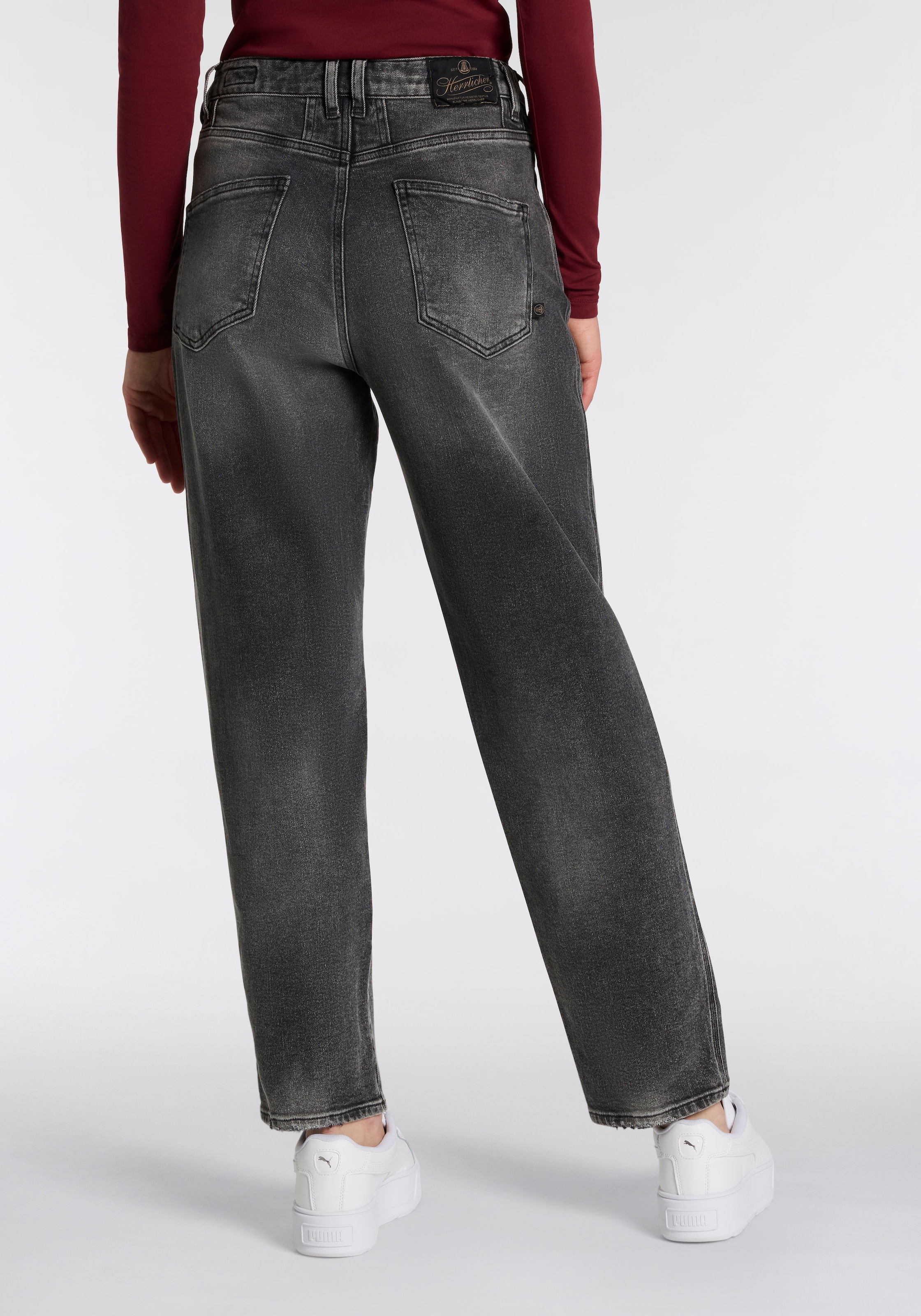 Herrlicher 5-Pocket-Jeans »Brooke Denim Black«, im Loose Fit, mit Abnähern