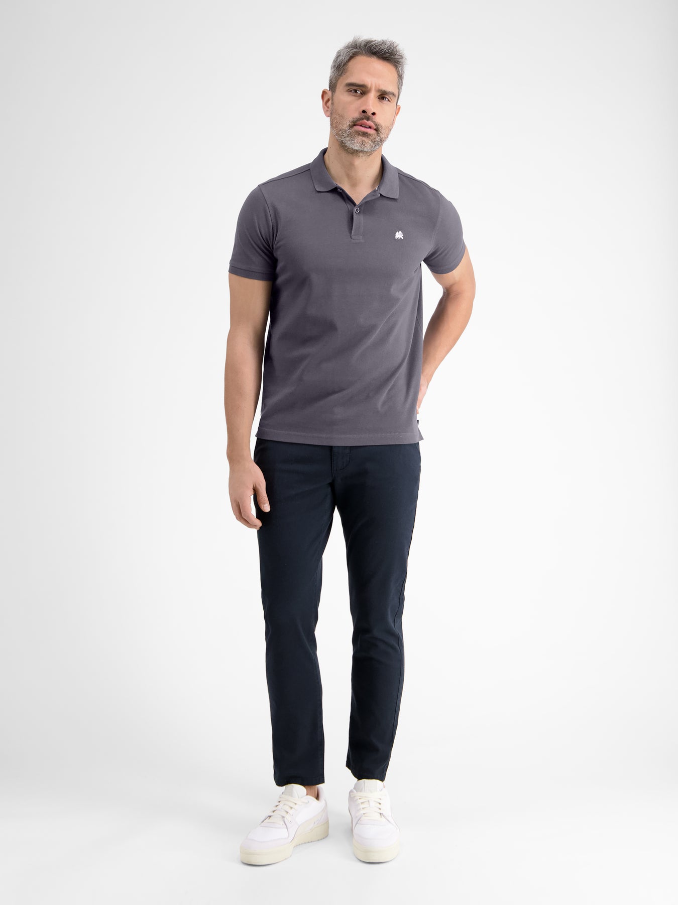 Basic Herren Poloshirt in klassischer Passform und Piquéqualität