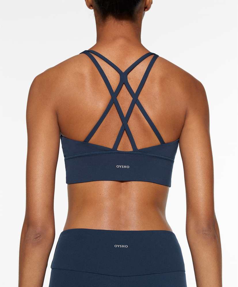 Sutiã esportivo com suporte médio para os seios.