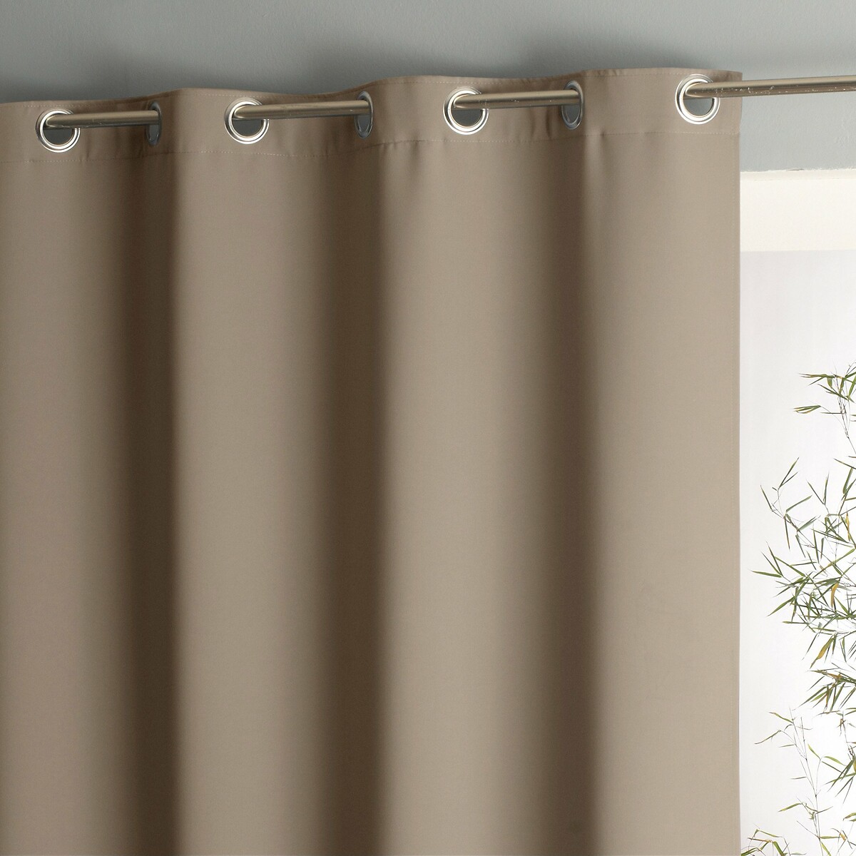 LA REDOUTE INTERIEURS<br>Cortina blackout com ilhós, radiador, Voda