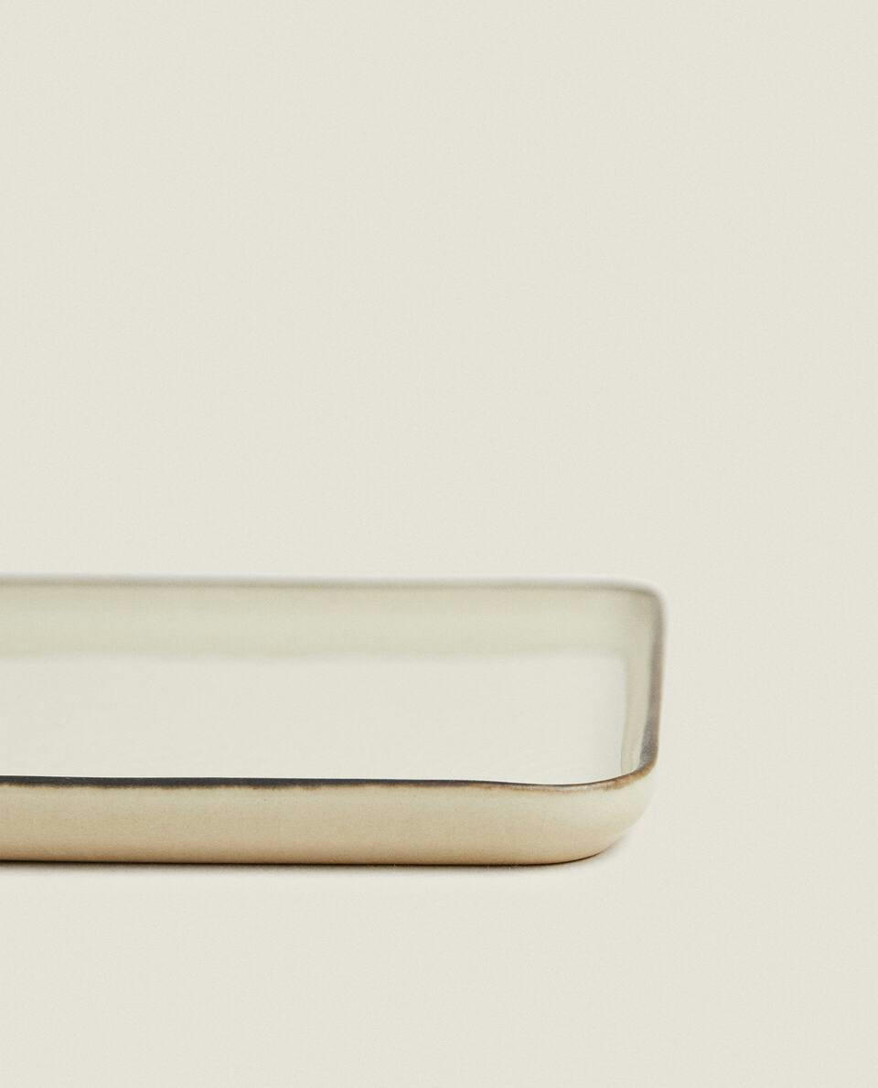 Conjunto de cerâmica com detalhe na borda