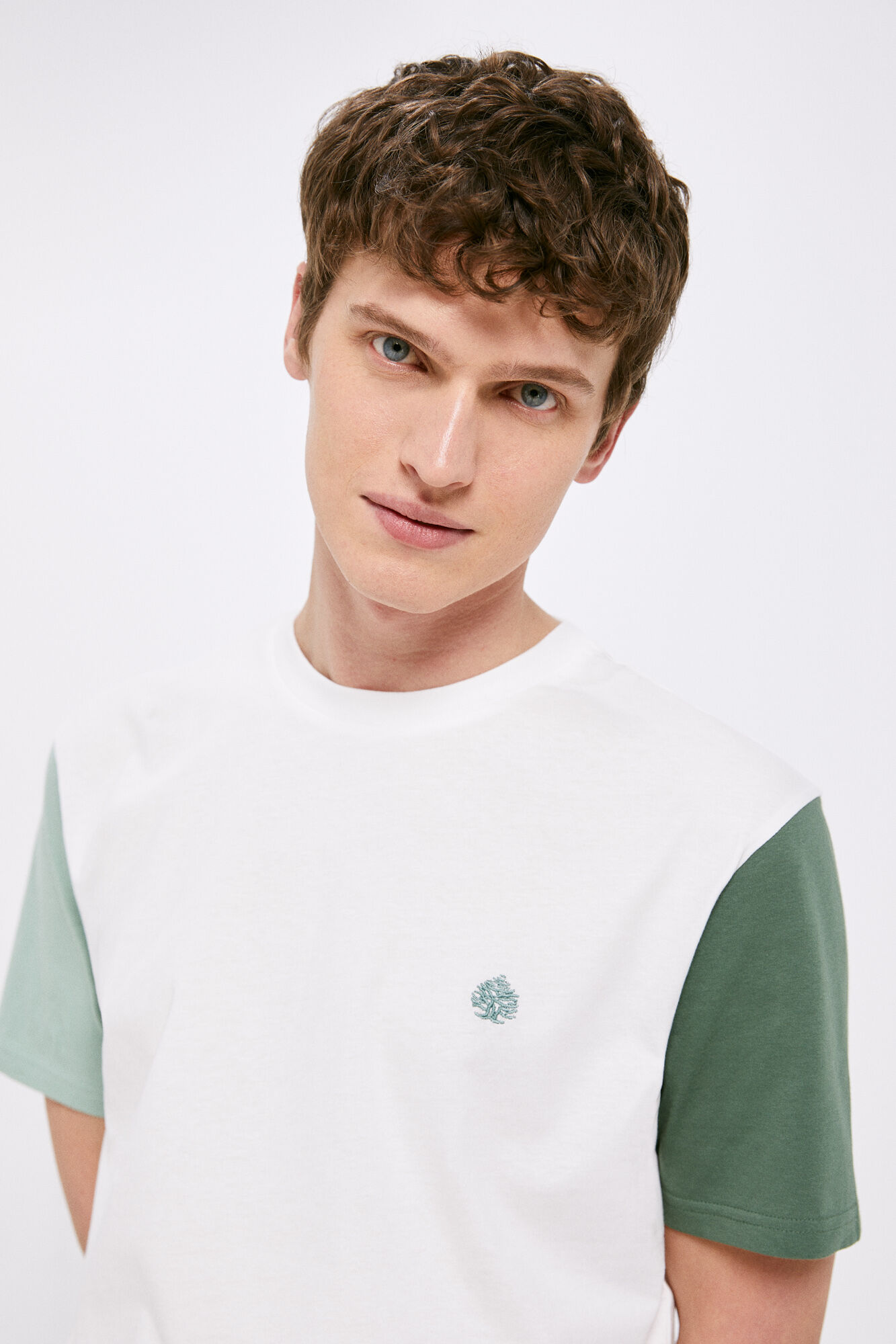 Camiseta color block - marfim