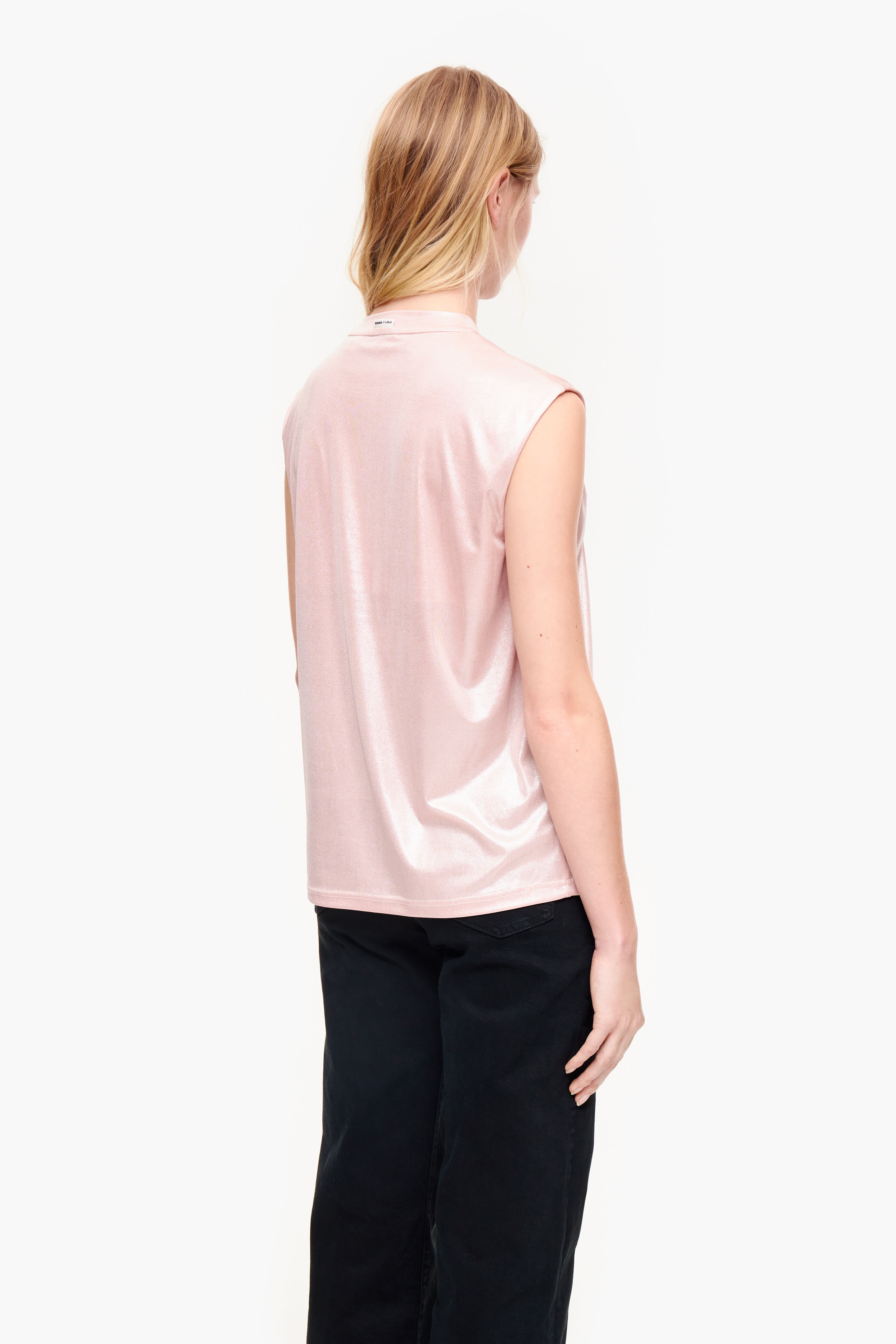 camiseta cropped rosa fluida