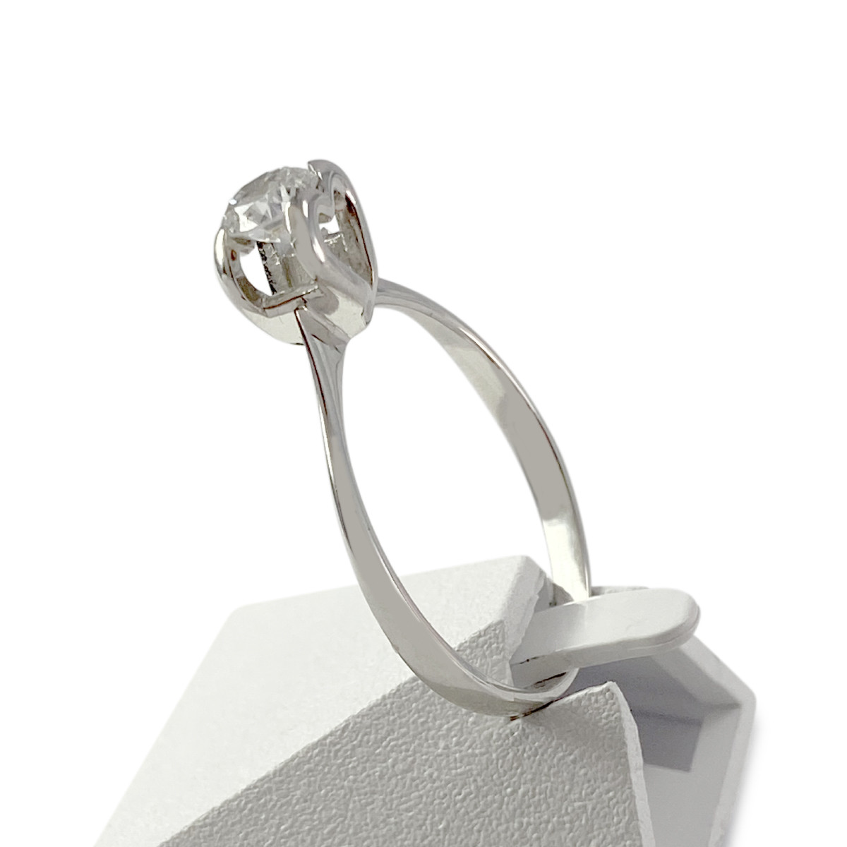 Bague solitaire d'occasion or 750 blanc 0.40 carat