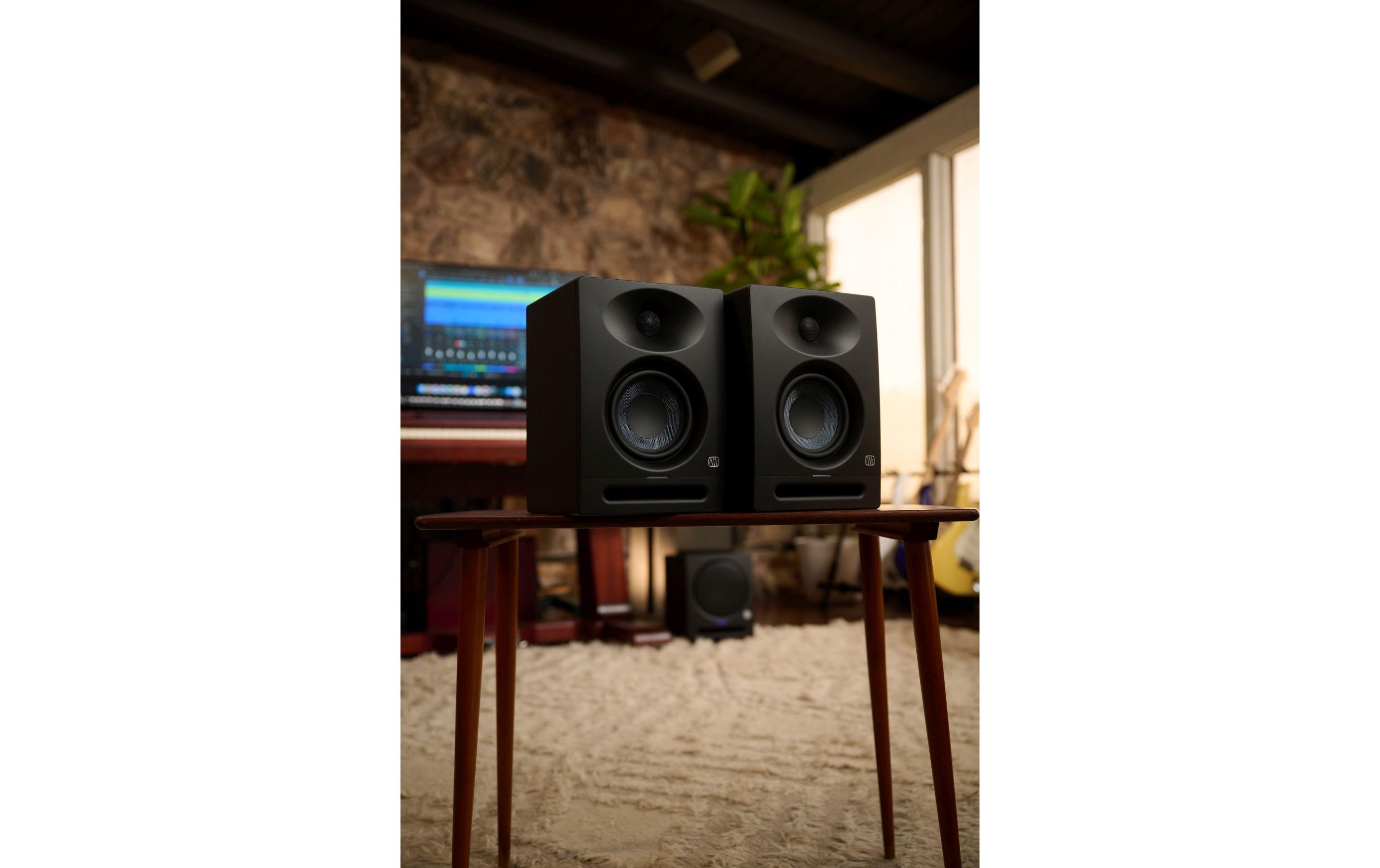 Studiomonitor Eris Studio 4 Schwarz<br>Aktive 4.5-Zoll 2-Wege-Studiomonitore mit EBM Wave Guide