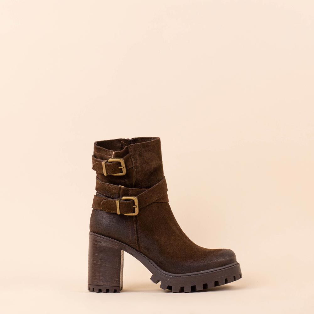 High heeled boots bruin met gespen