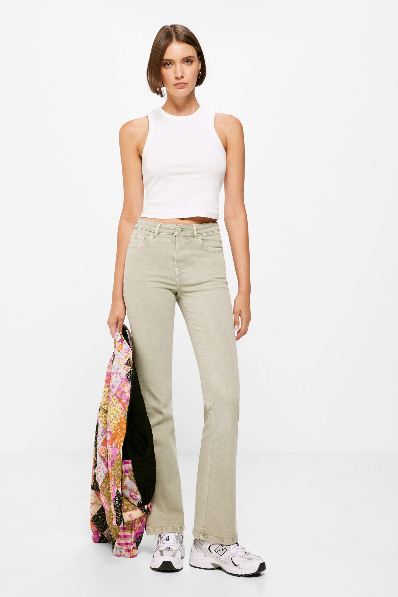 Calça jeans com lavagem sustentável e corte bota™