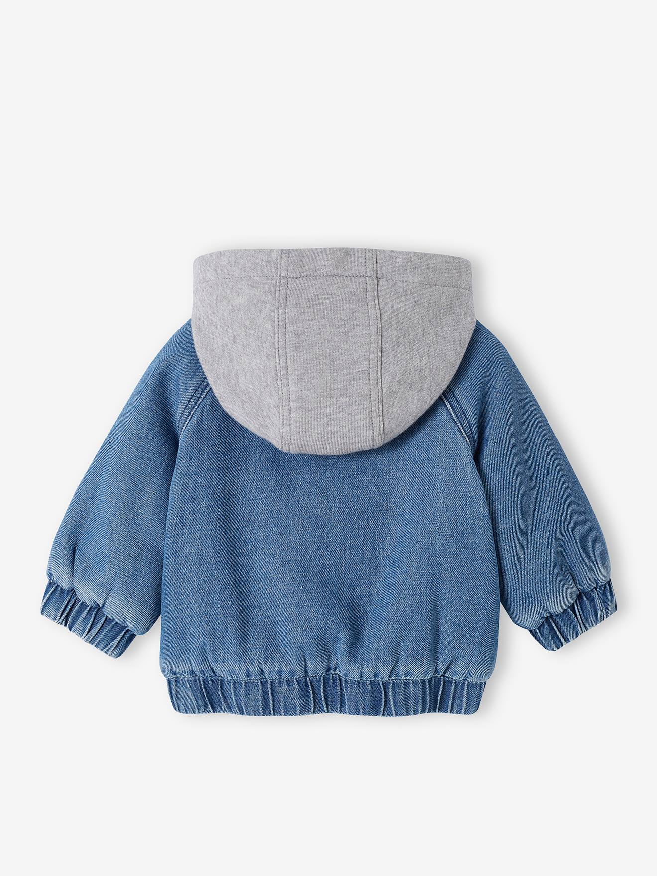 Jaqueta jeans cor pedra bebê com forro de lã e capuz.