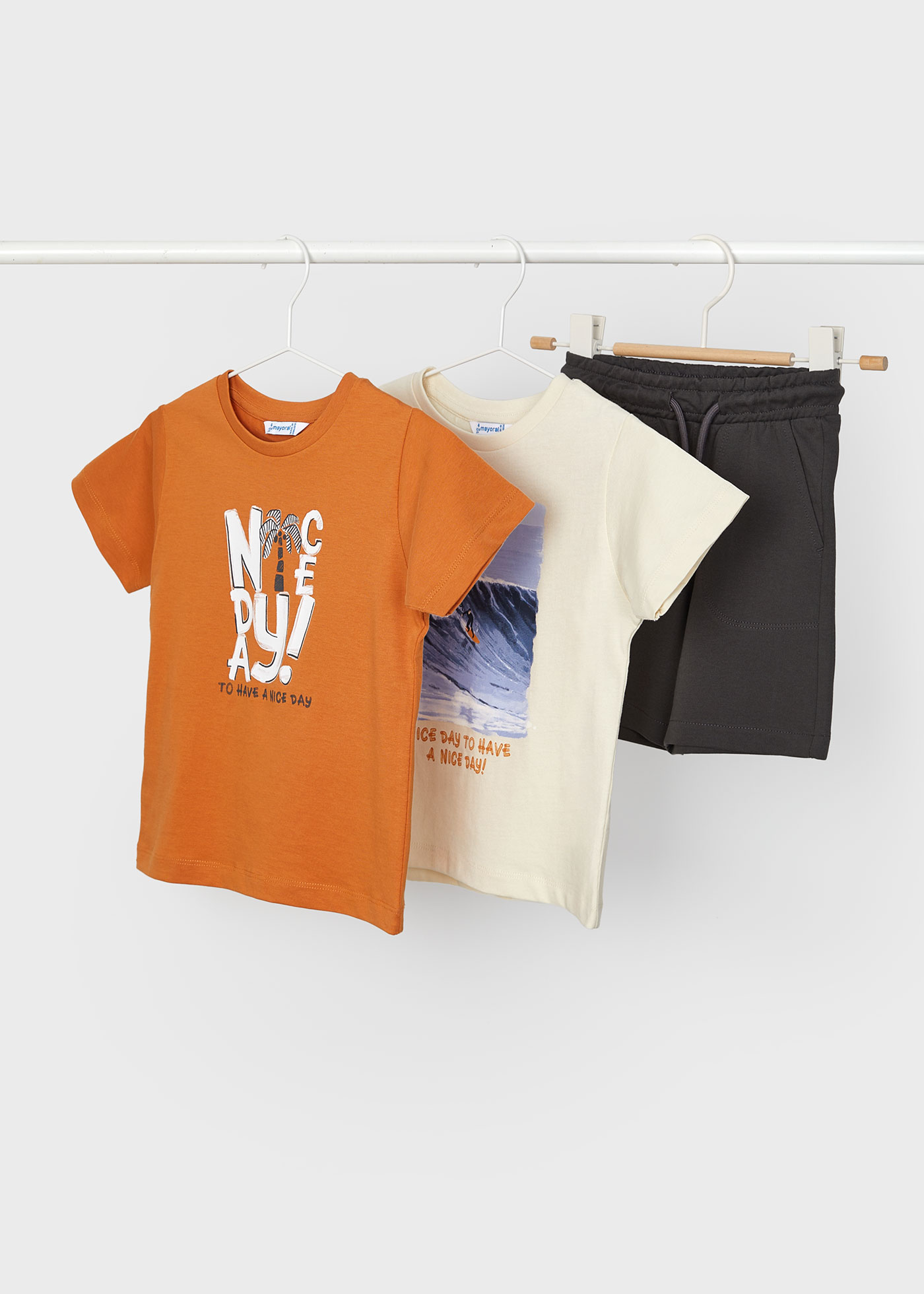 Conjunto esportivo de algodão Better Cotton de 3 peças para meninos