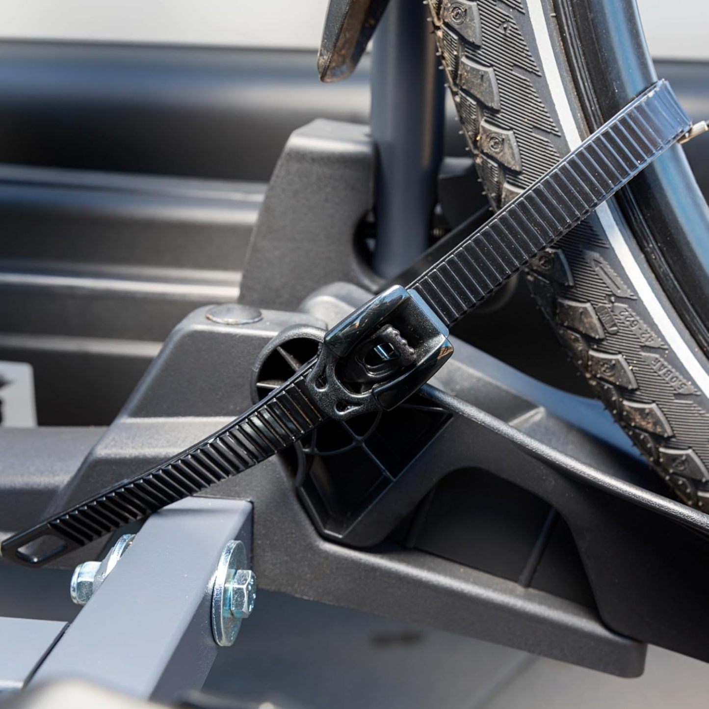 Fischer Kupplungs-Fahrradträger ProlineEvo 2, für 2 Fahrräder bis 60kg Nutzlast, E-Bike geeignet, vormontiert, abschließbar, faltbar