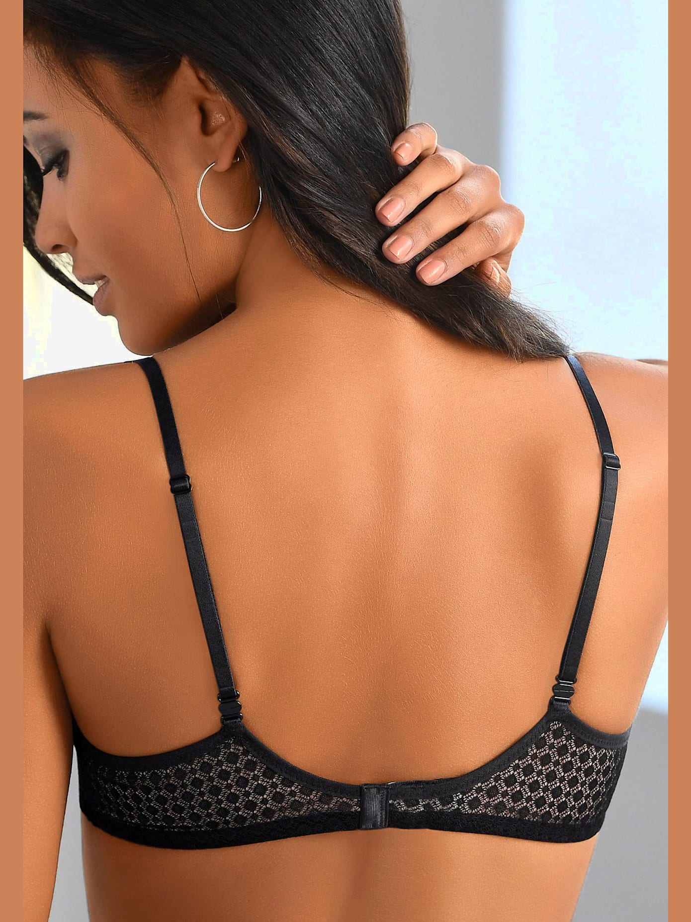 Soutien-gorge spécial t-shirt soutien-gorge à armatures tendance, encolure profonde, bonnets préformés sans couture