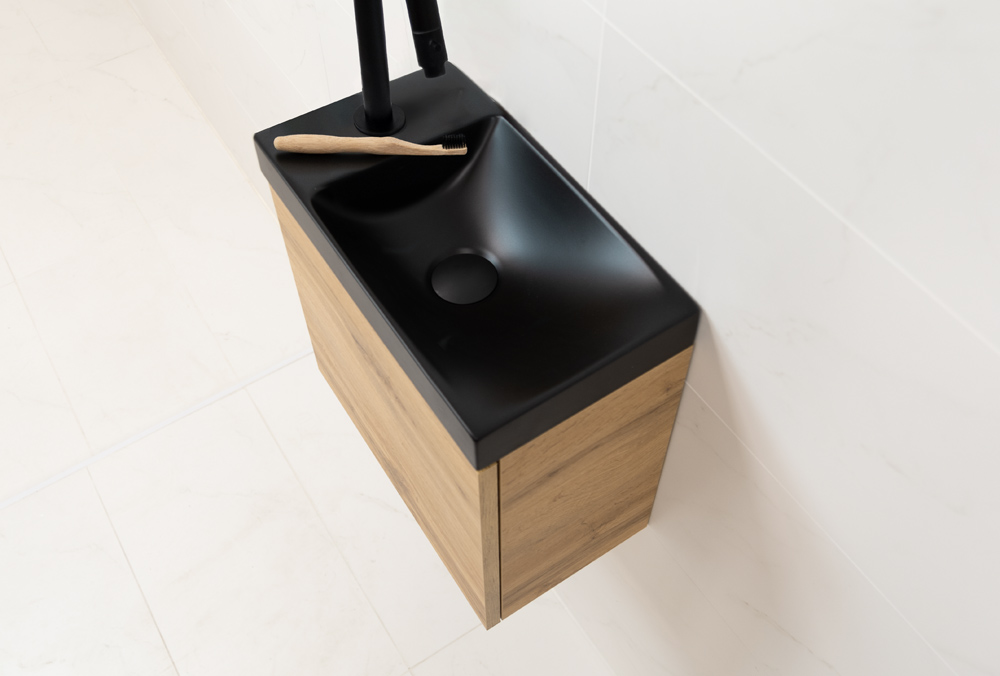 Sanigoods Minimo toiletmeubel 40cm dakota oak met matzwarte fontein met kraangat