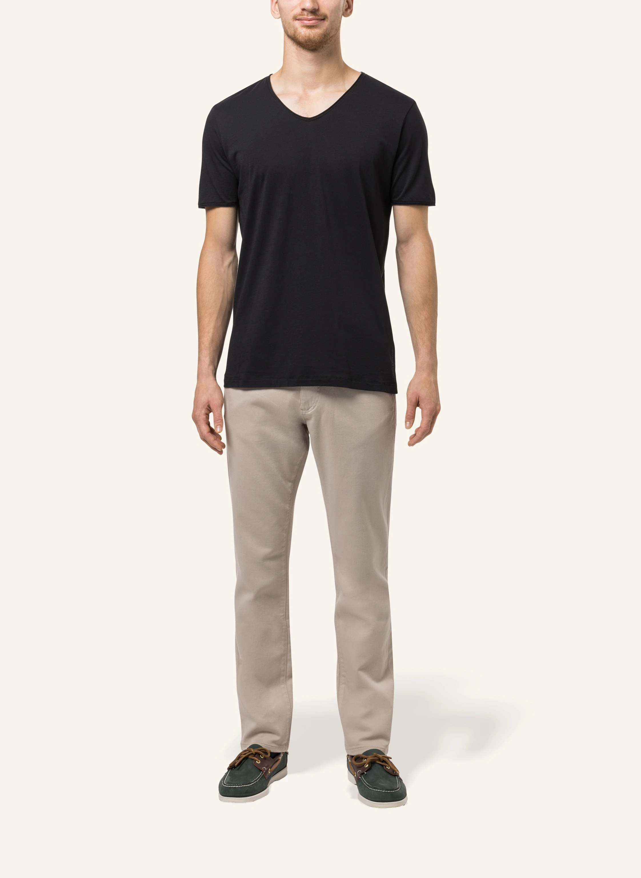 TRUSTED HANDWORK V Neck 1/2-Sleeve T-Shirt with Roll Edge
