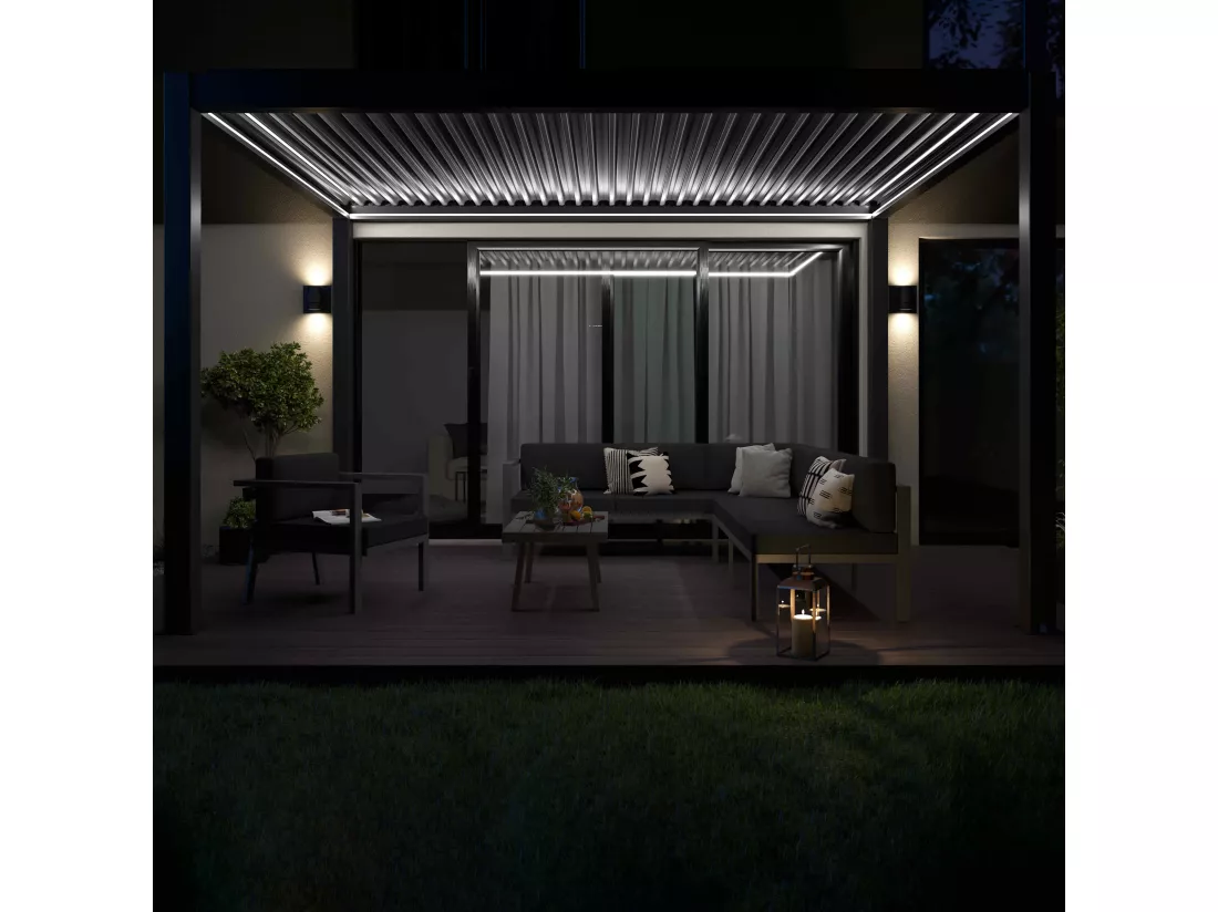 Pergola bioclimatique autoportée motorisée éclairée 3x4m et 3 stores