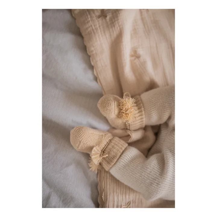 Gentil Coquelicot Chaussons en tricot et pochon brodé | Nude