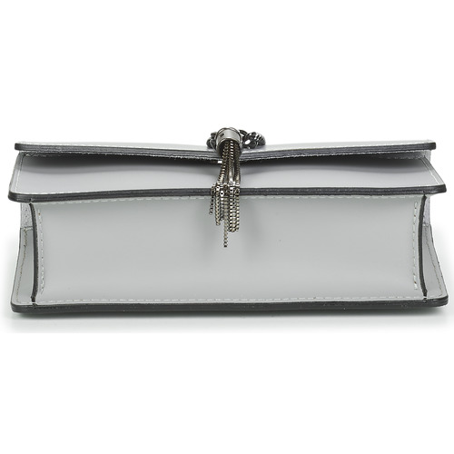 Betty London -  - Gris