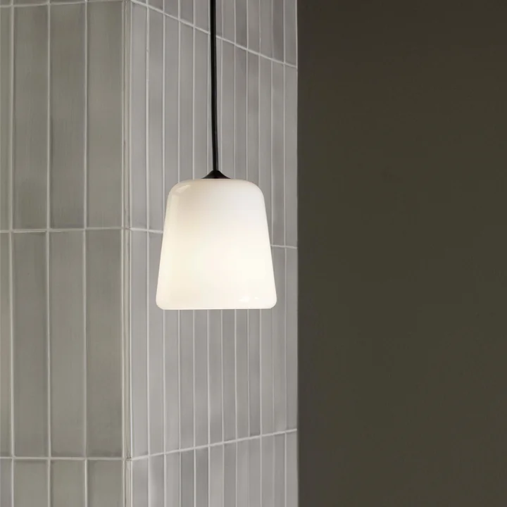 New Works - Material Pendelleuchte Ø 13, Kork / weiss