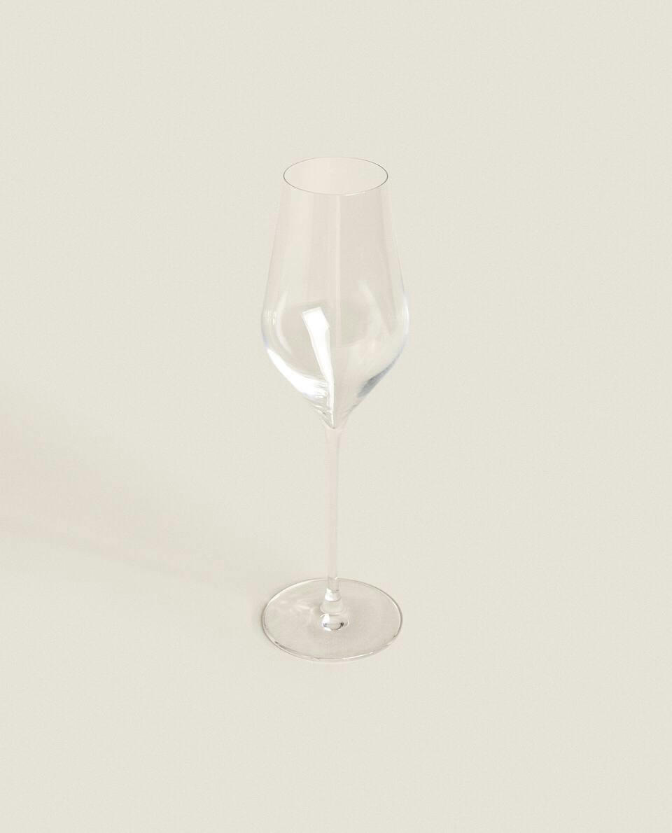 Taça de vinho espumante cristalino simples