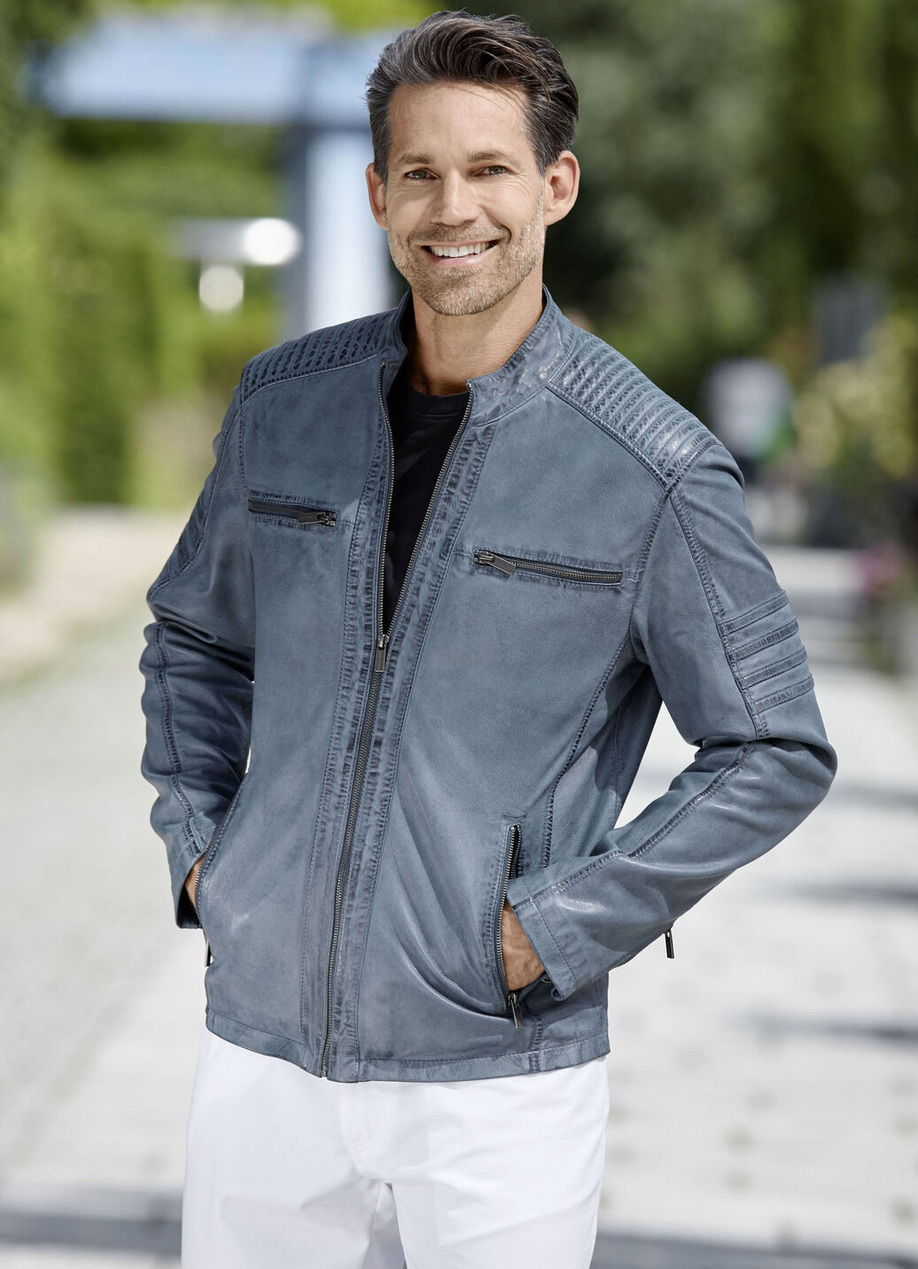 Lederkurzjacke mit Ziernähten