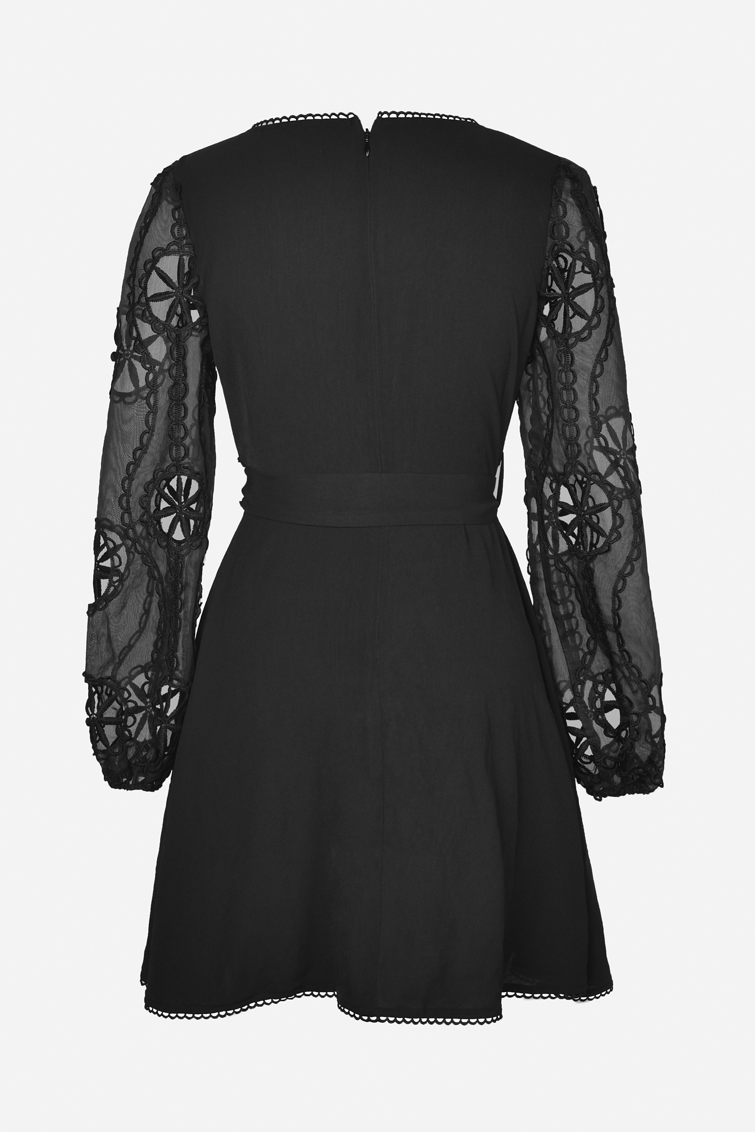 Robe mini avec ceinture en mesh découpée