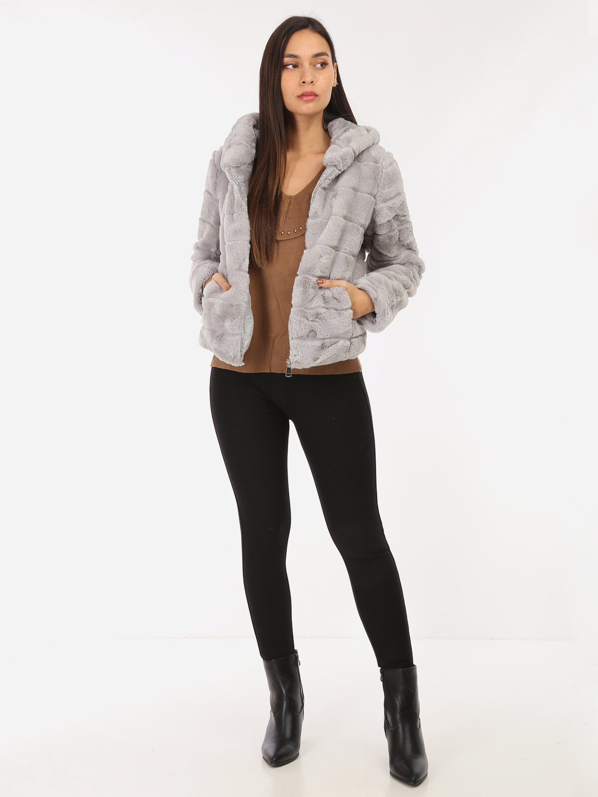 Manteau court à fausse fourrure et capuche- Gris