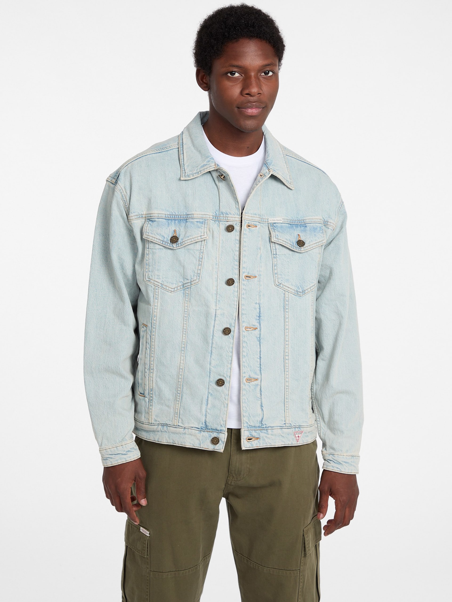 Jaqueta jeans estilo caminhoneiro com logo oversized