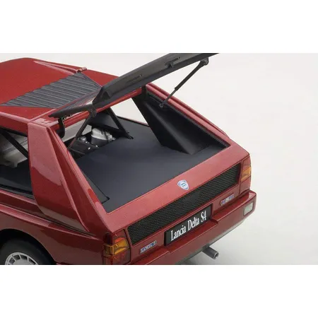 AUTOart Lancia Delta S4 Stradale 1985 rot