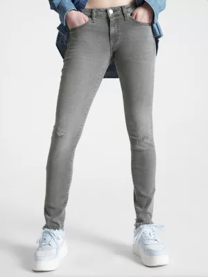 Calça jeans skinny preta desbotada de cintura baixa Sophie